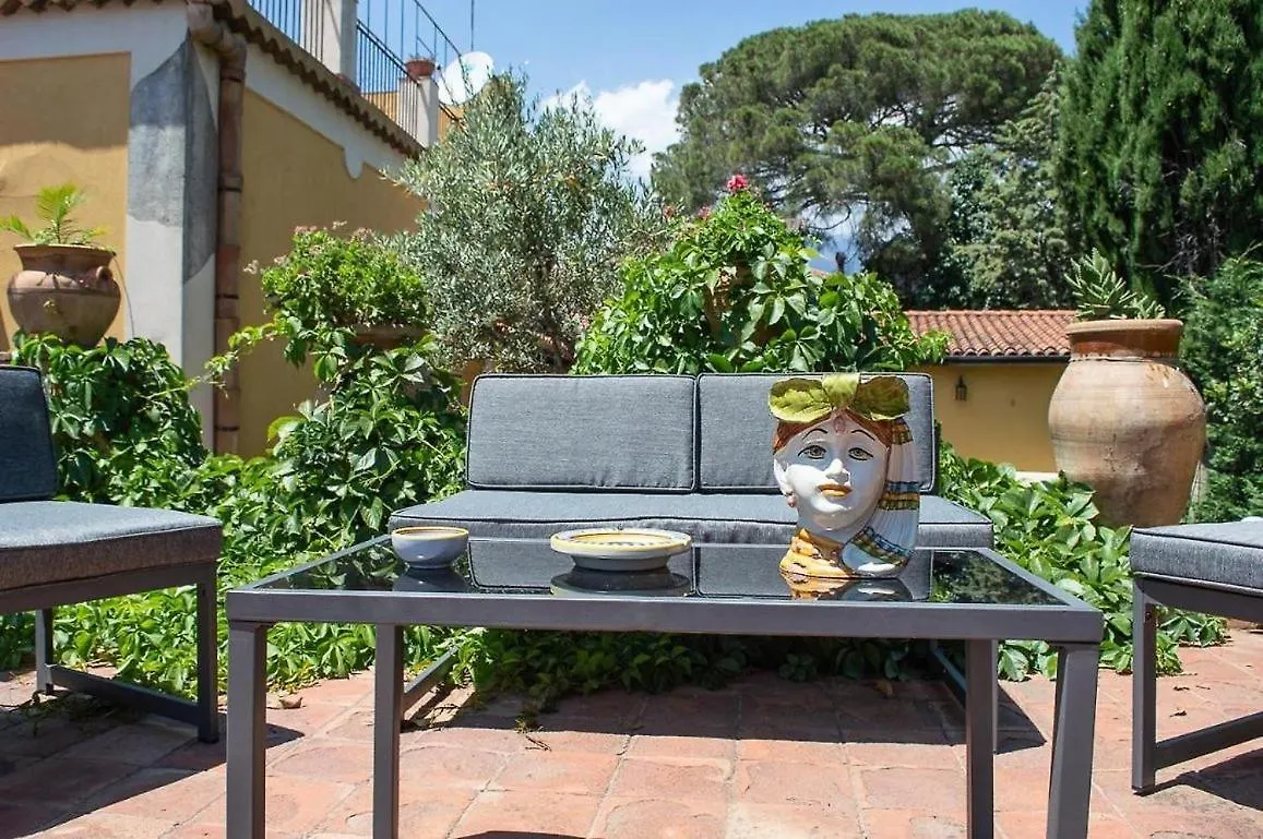 La Villa Di Tenute Foti Randazzese Nicolosi Nyaraló